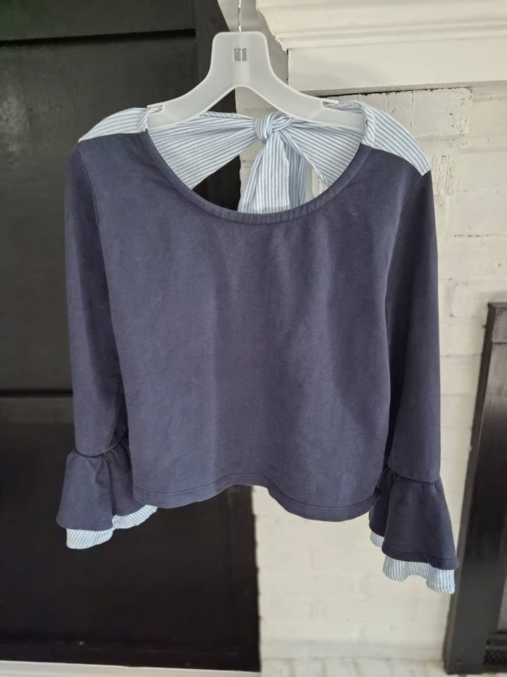 NWOT | Mauve | Navy Blue Cropped Top with Back Pinstriped Tie | Size Small - Picture 5 of 10